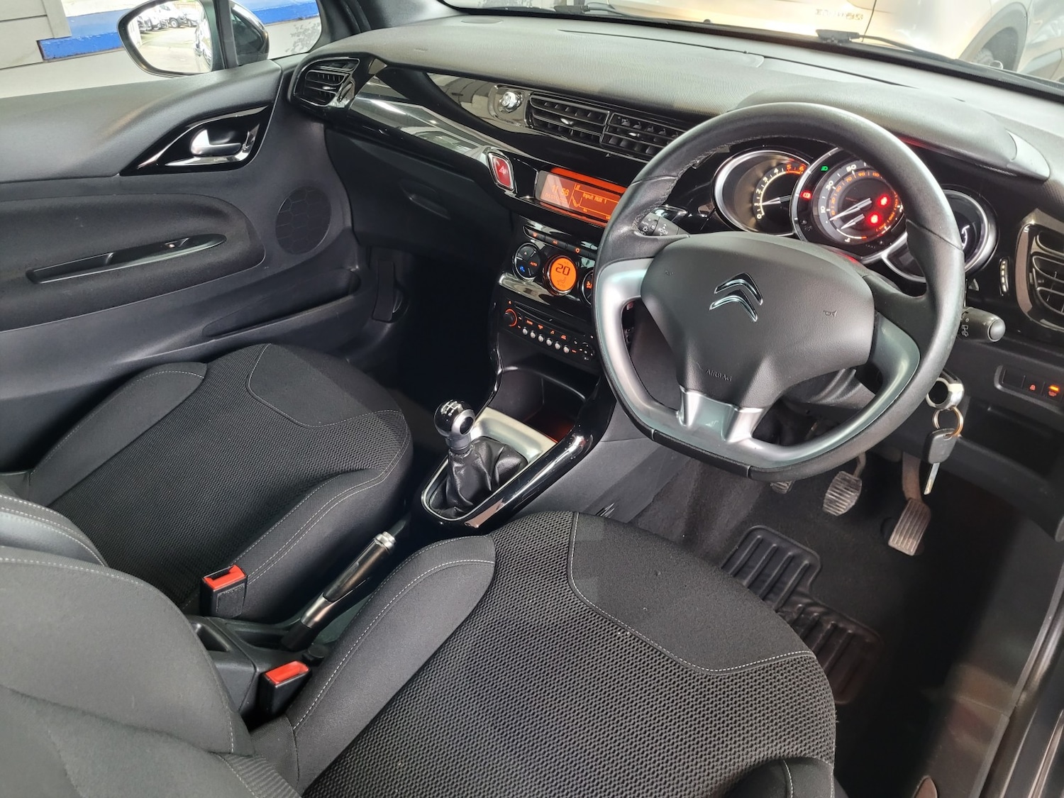 Used Citroen DS3 2014 for sale - 76706175: Photo 10