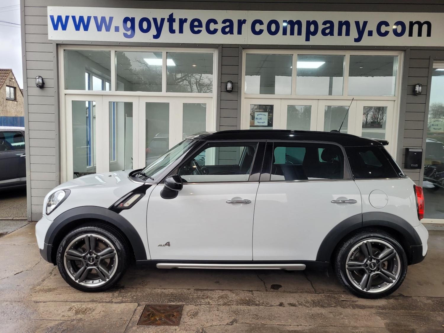 Used MINI Countryman 2017 for sale - 77303689: Photo 2
