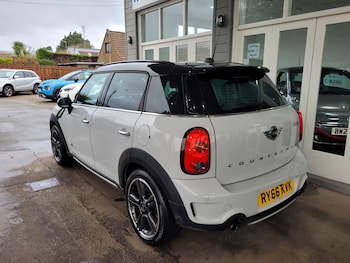 Used MINI Countryman 2017 for sale - 77303689: Photo