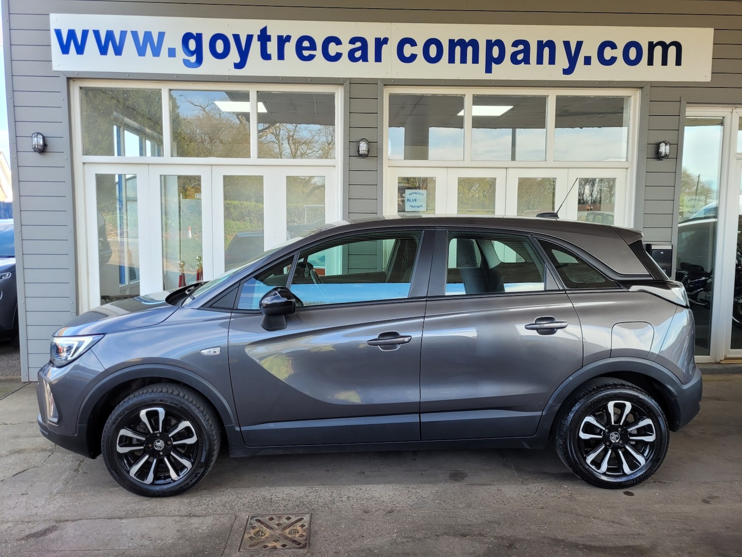 Used Vauxhall Crossland 2022 for sale - 78155300: Photo 2