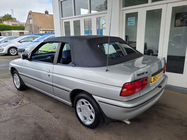 Used Ford Escort 1994 for sale - 66594730: Photo 21