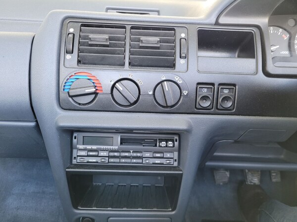 Used Ford Escort 1994 for sale - 66594730: Photo 31