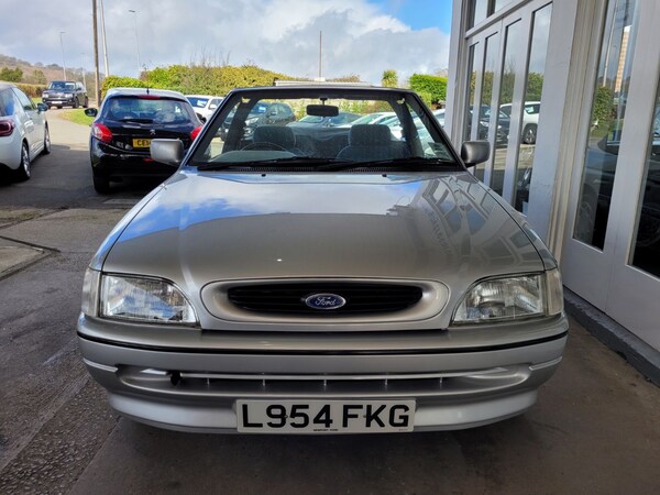 Used Ford Escort 1994 for sale - 66594730: Photo 8