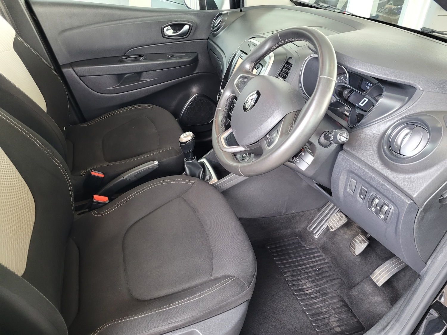 Used Renault Captur 2018 for sale - 77668501: Photo 10