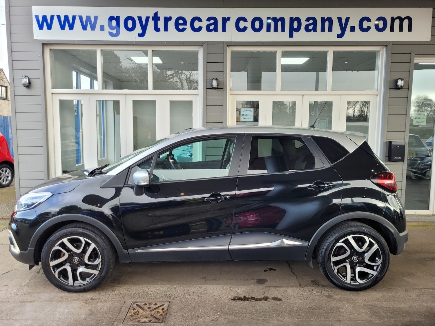 Used Renault Captur 2018 for sale - 77668501: Photo 2