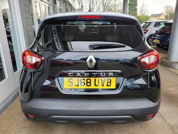 Used Renault Captur 2018 for sale - 77668501: Photo