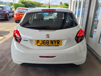 Used Peugeot 208 2018 for sale - 79302132: Photo