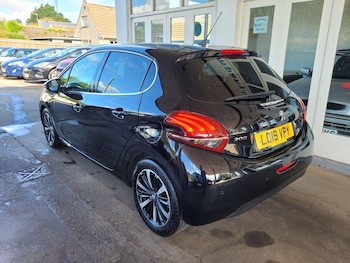 Used Peugeot 208 2019 for sale - 76082584: Photo