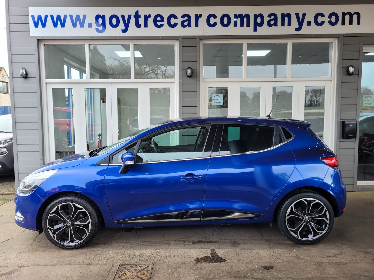 Used Renault Clio 2019 for sale - 78045699: Photo 2