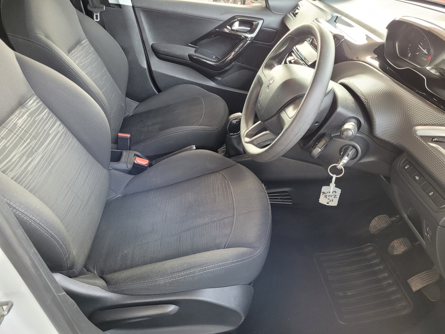 Used Peugeot 208 2015 for sale - 76510866: Photo 11