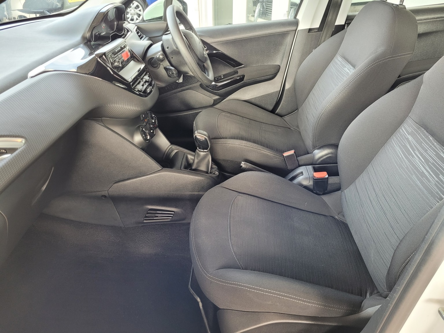 Used Peugeot 208 2015 for sale - 76510866: Photo 12