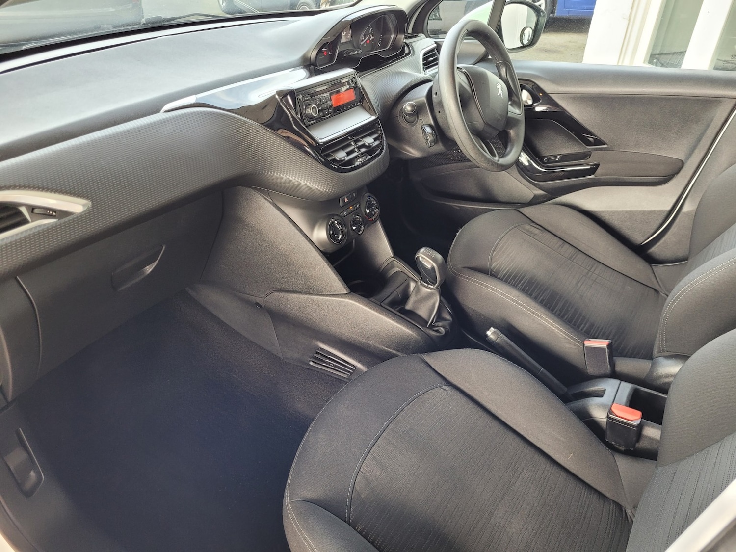 Used Peugeot 208 2015 for sale - 76510866: Photo 13