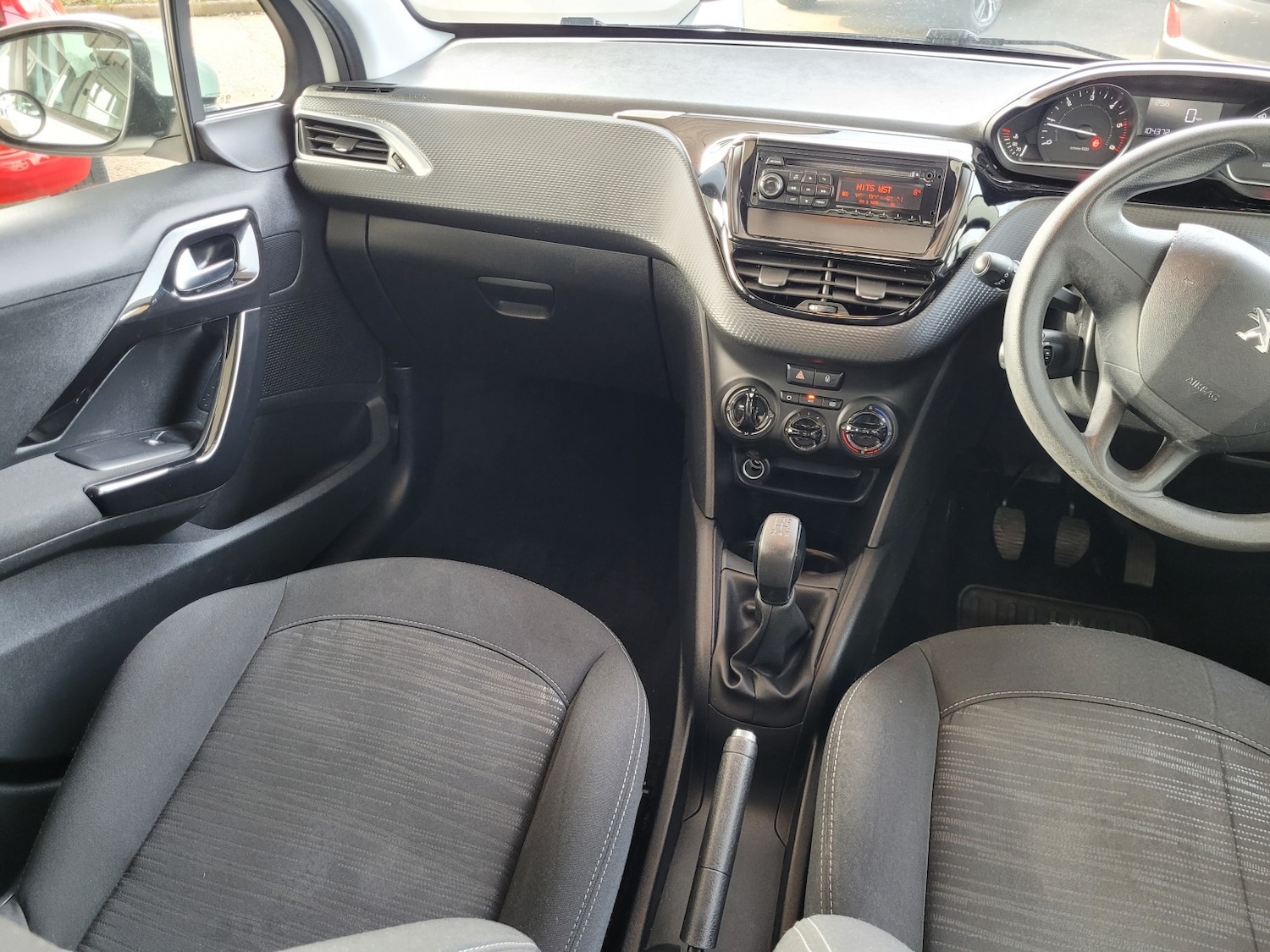 Used Peugeot 208 2015 for sale - 76510866: Photo 14