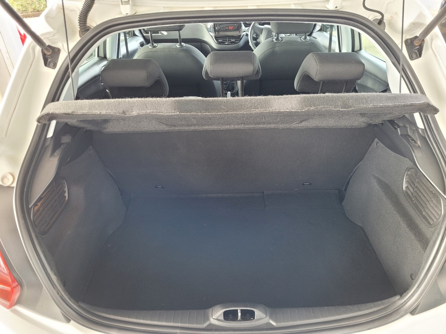 Used Peugeot 208 2015 for sale - 76510866: Photo 18