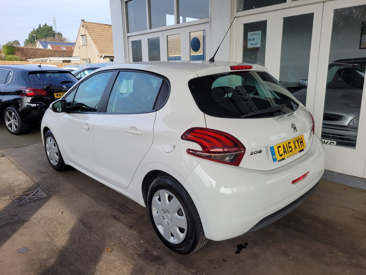 Used Peugeot 208 2015 for sale - 76510866: Photo 3