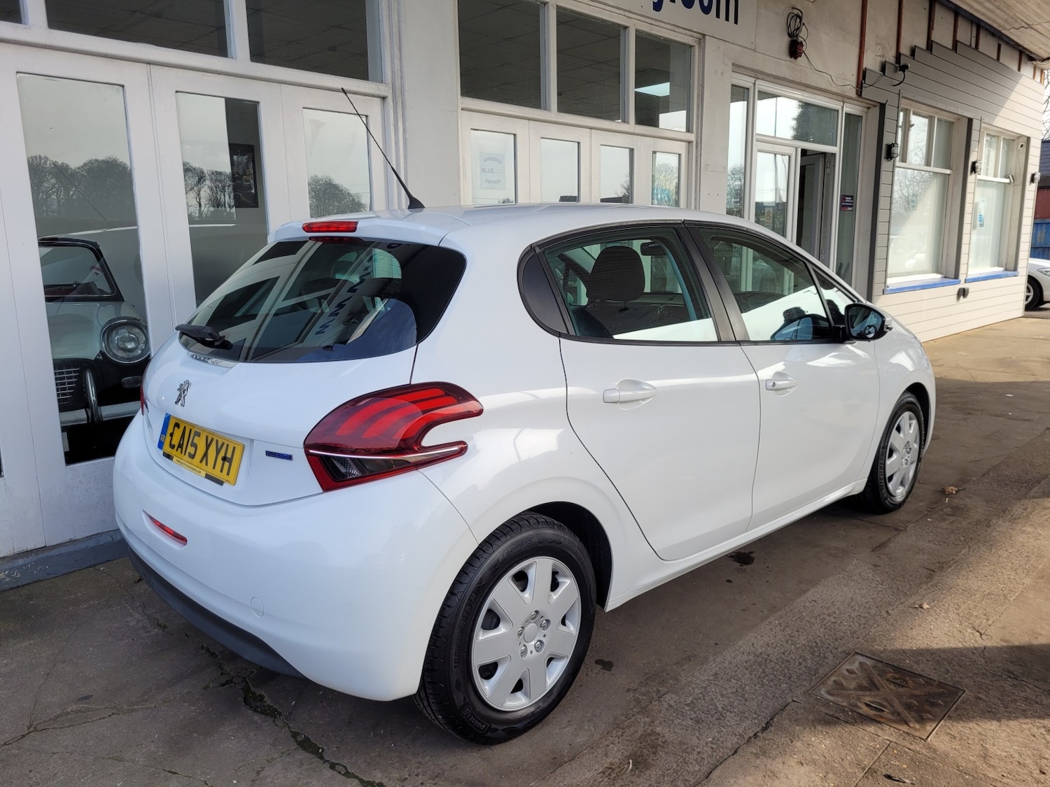 Used Peugeot 208 2015 for sale - 76510866: Photo 5