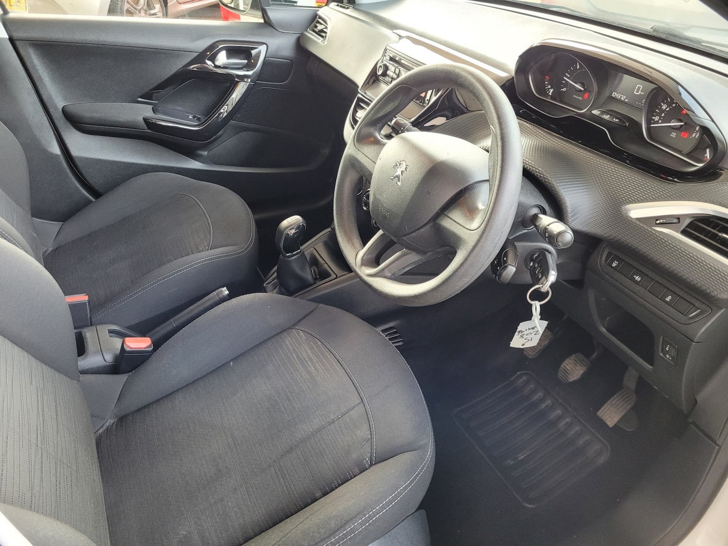 Used Peugeot 208 2015 for sale - 76510866: Photo 9