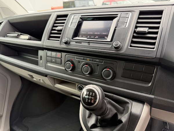 Used Volkswagen Transporter 2018 for sale - 76235787: Photo 24