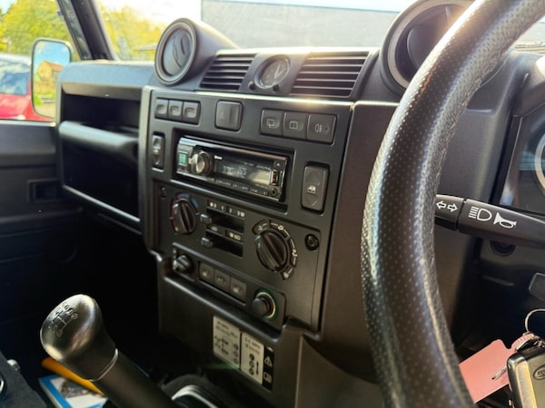 Used Land Rover Defender 2014 for sale - 76119279: Photo 16
