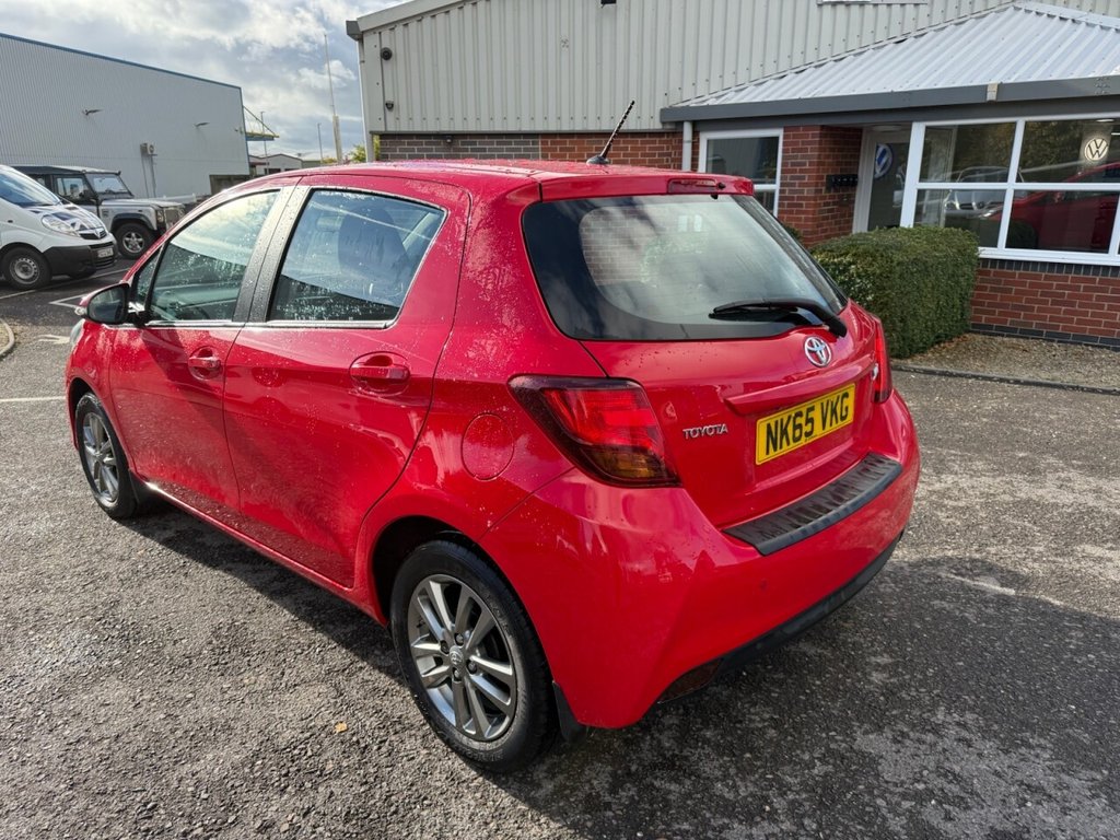 Used Toyota Yaris 2015 for sale - 76185447: Photo 2