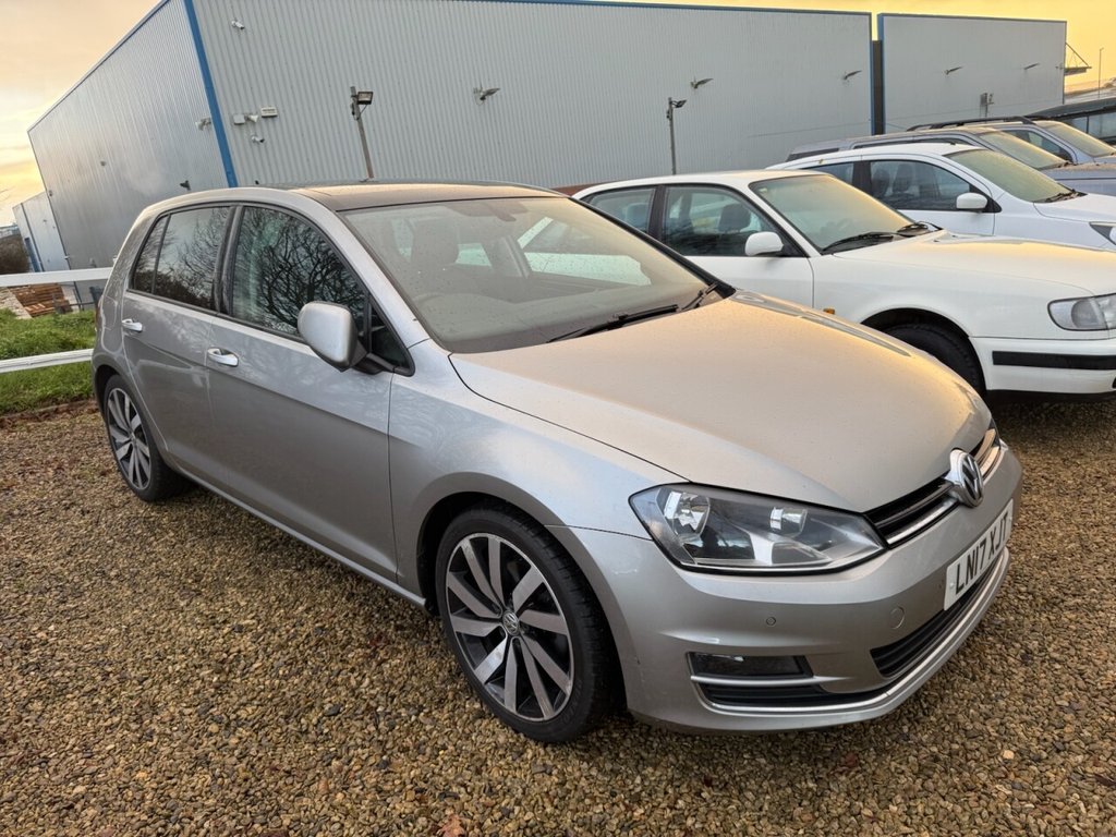 Used Volkswagen Golf 2017 for sale - 76751197: Photo 2