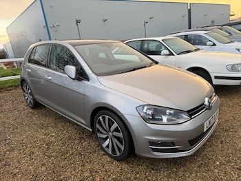 Used Volkswagen Golf 2017 for sale - 76751197: Photo