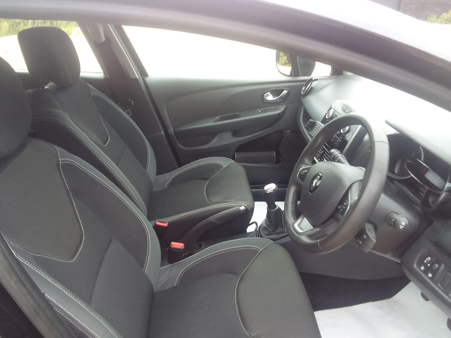 Used Renault Clio for sale - 76735024: Photo 18