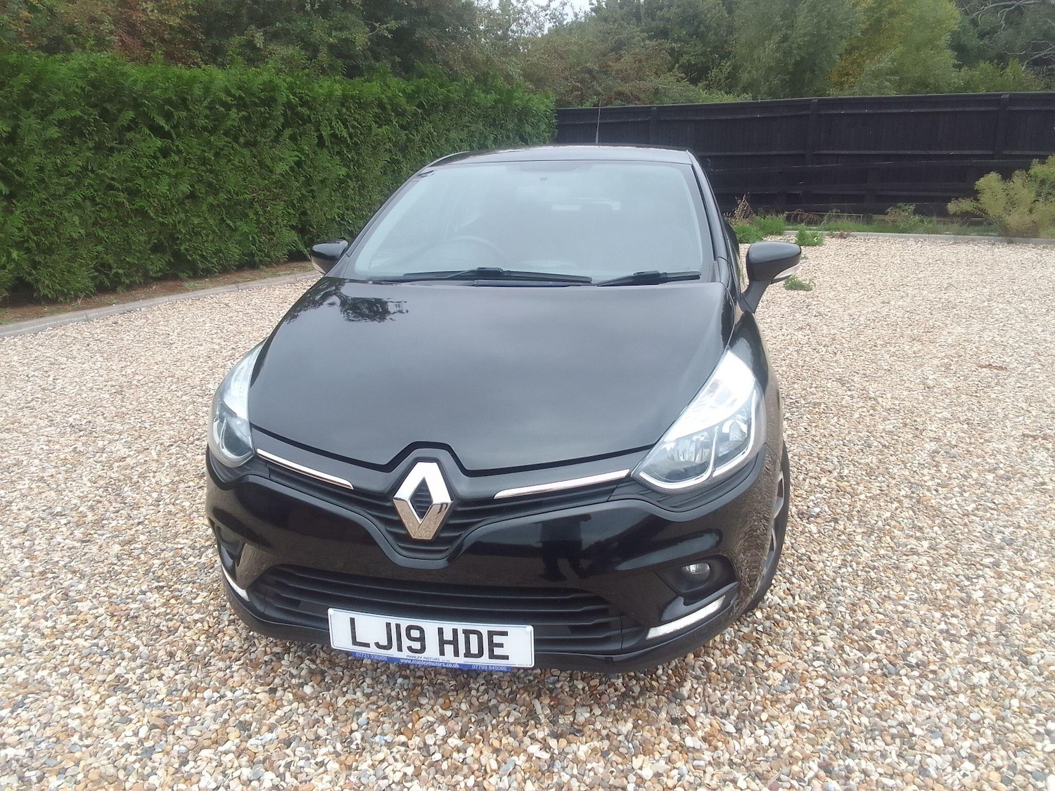 Used Renault Clio for sale - 76735024: Photo 2