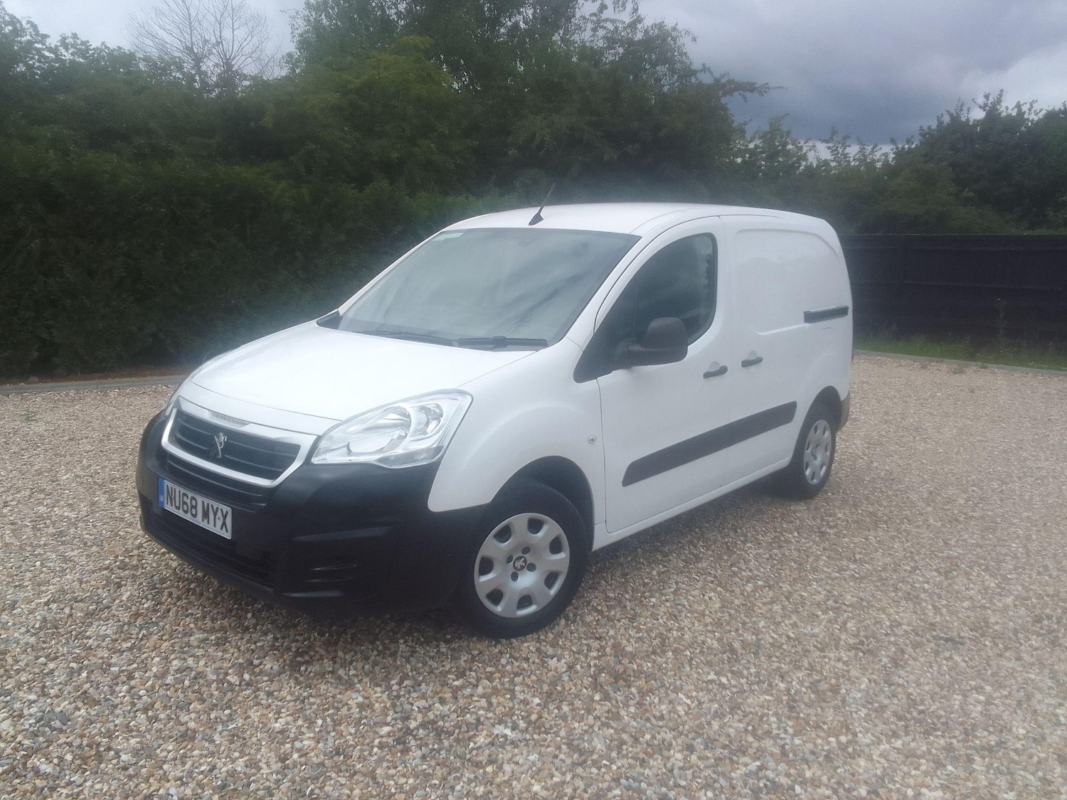 Used Peugeot Partner 2018 for sale - 76735419: Photo 2