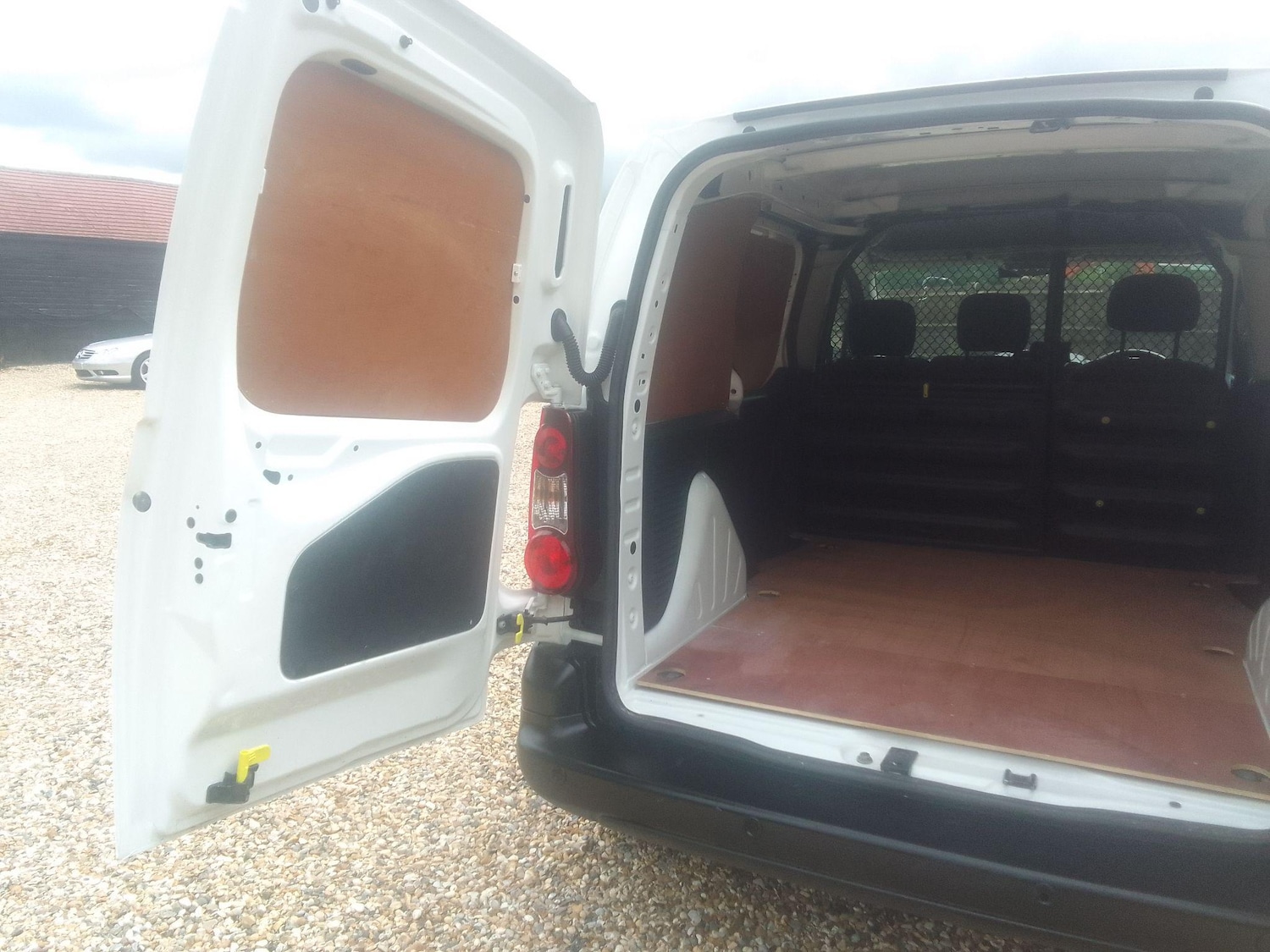 Used Peugeot Partner 2018 for sale - 76735419: Photo 4