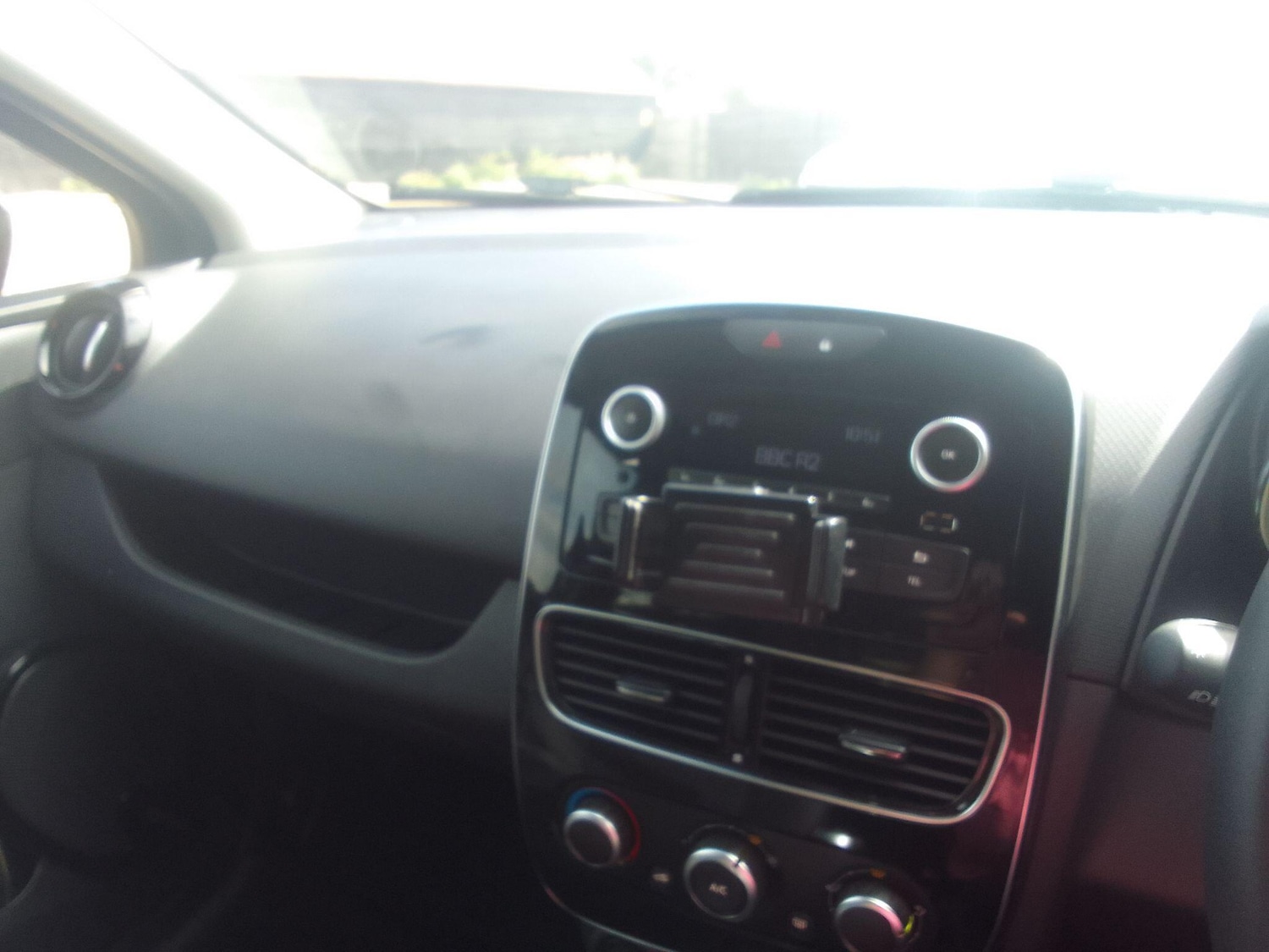 Used Renault Clio for sale - 76735500: Photo 23