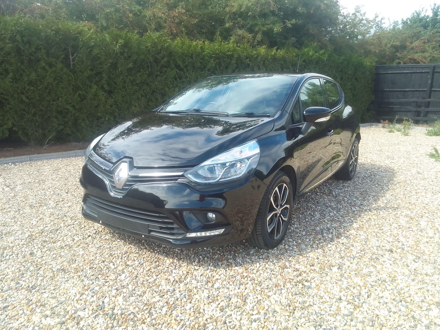Used Renault Clio for sale - 76735500: Photo 3