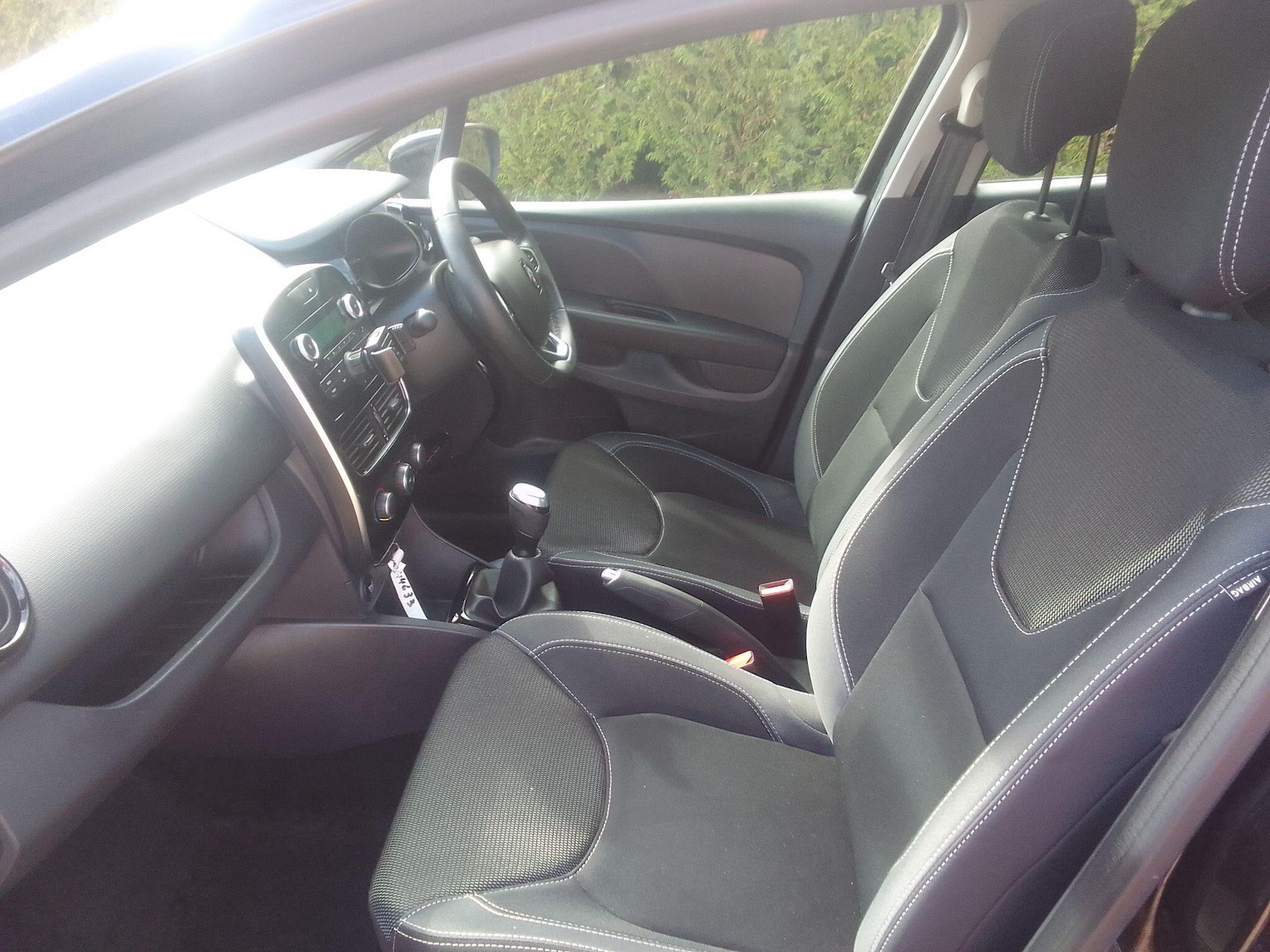 Used Renault Clio for sale - 76735500: Photo 9