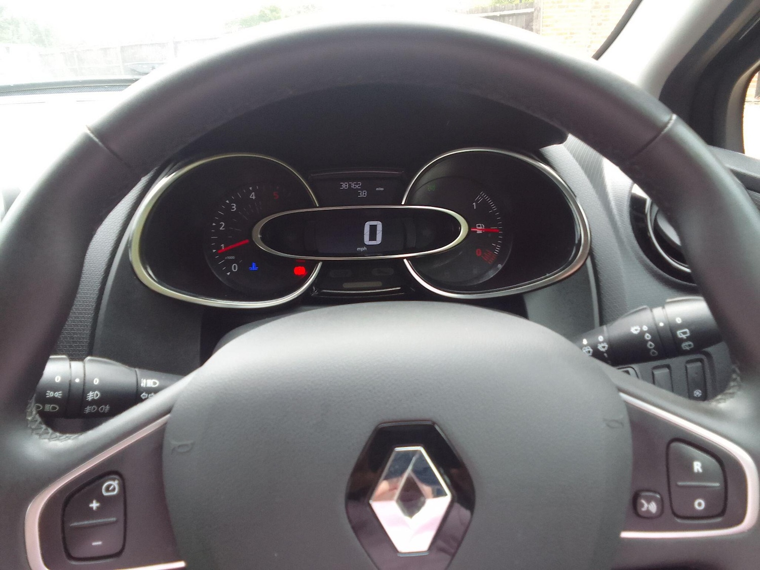 Used Renault Clio for sale - 76735448: Photo 24