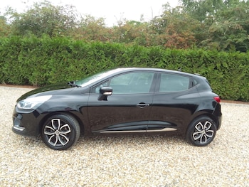 Used Renault Clio 2019 for sale - 76735448: Photo