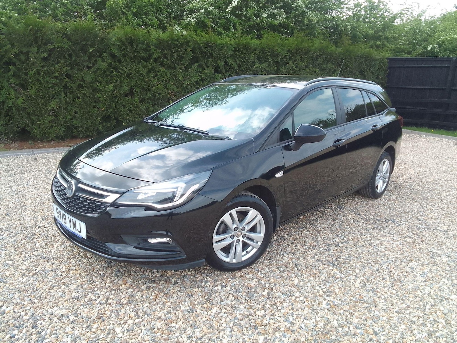 Used Vauxhall Astra for sale - 76735083: Photo 1