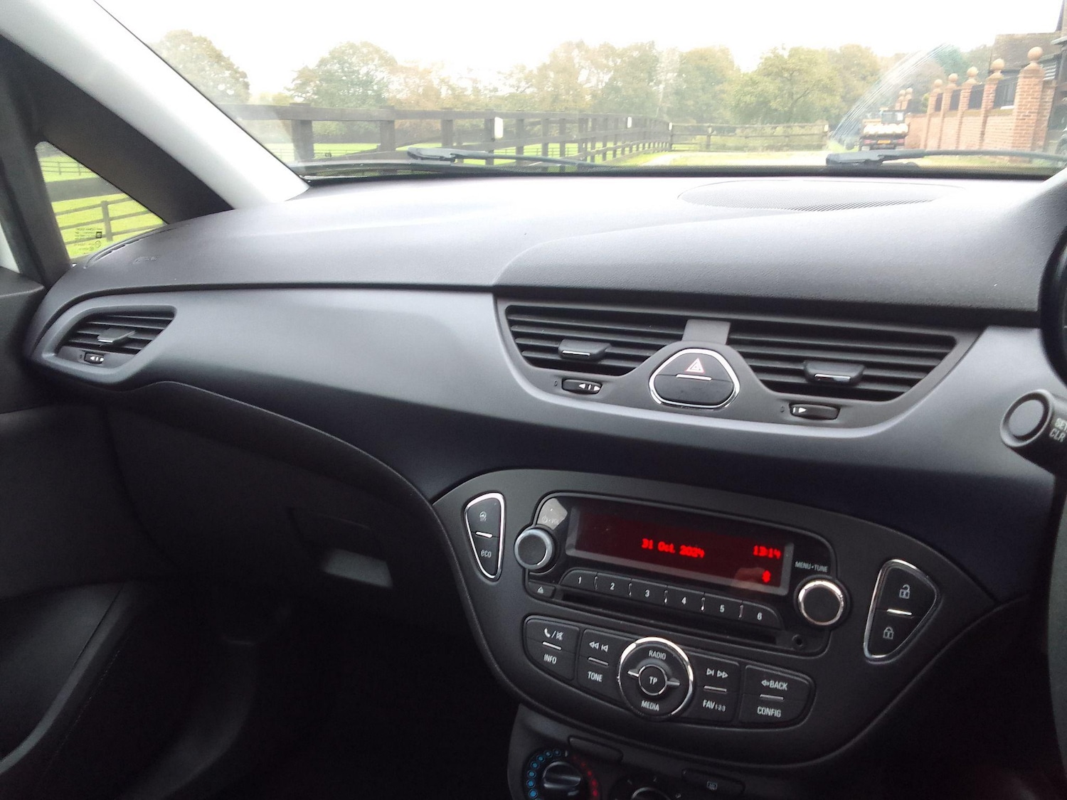 Used Vauxhall Corsa 2016 for sale - 76735276: Photo 17