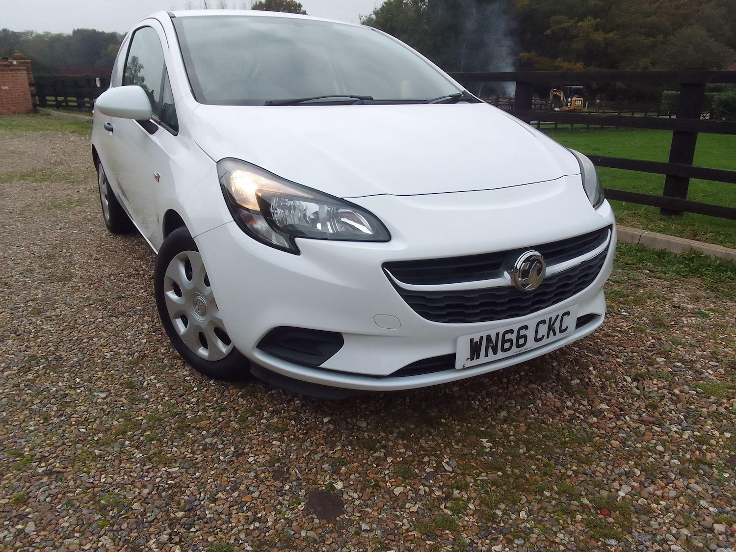 Used Vauxhall Corsa 2016 for sale - 76735276: Photo 3