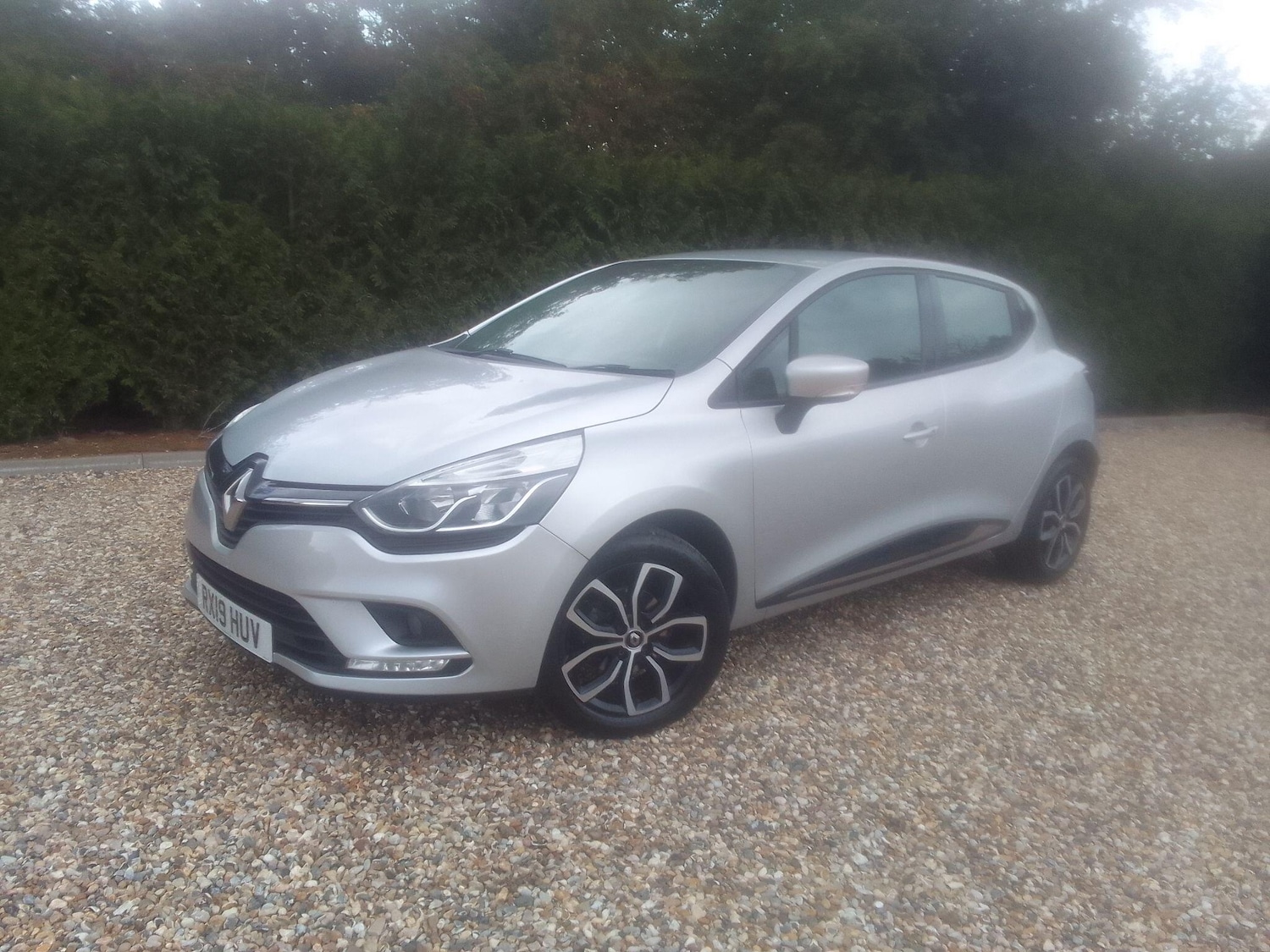 Used Renault Clio for sale - 76735377: Photo 1