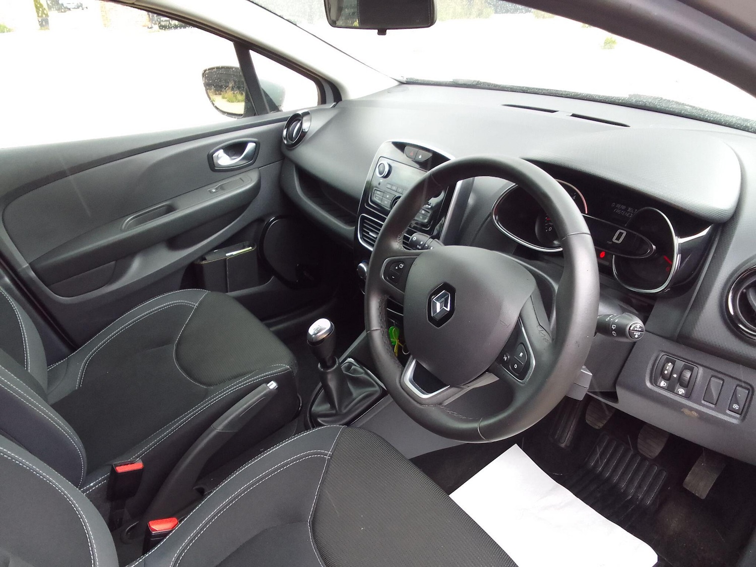 Used Renault Clio for sale - 76735377: Photo 14