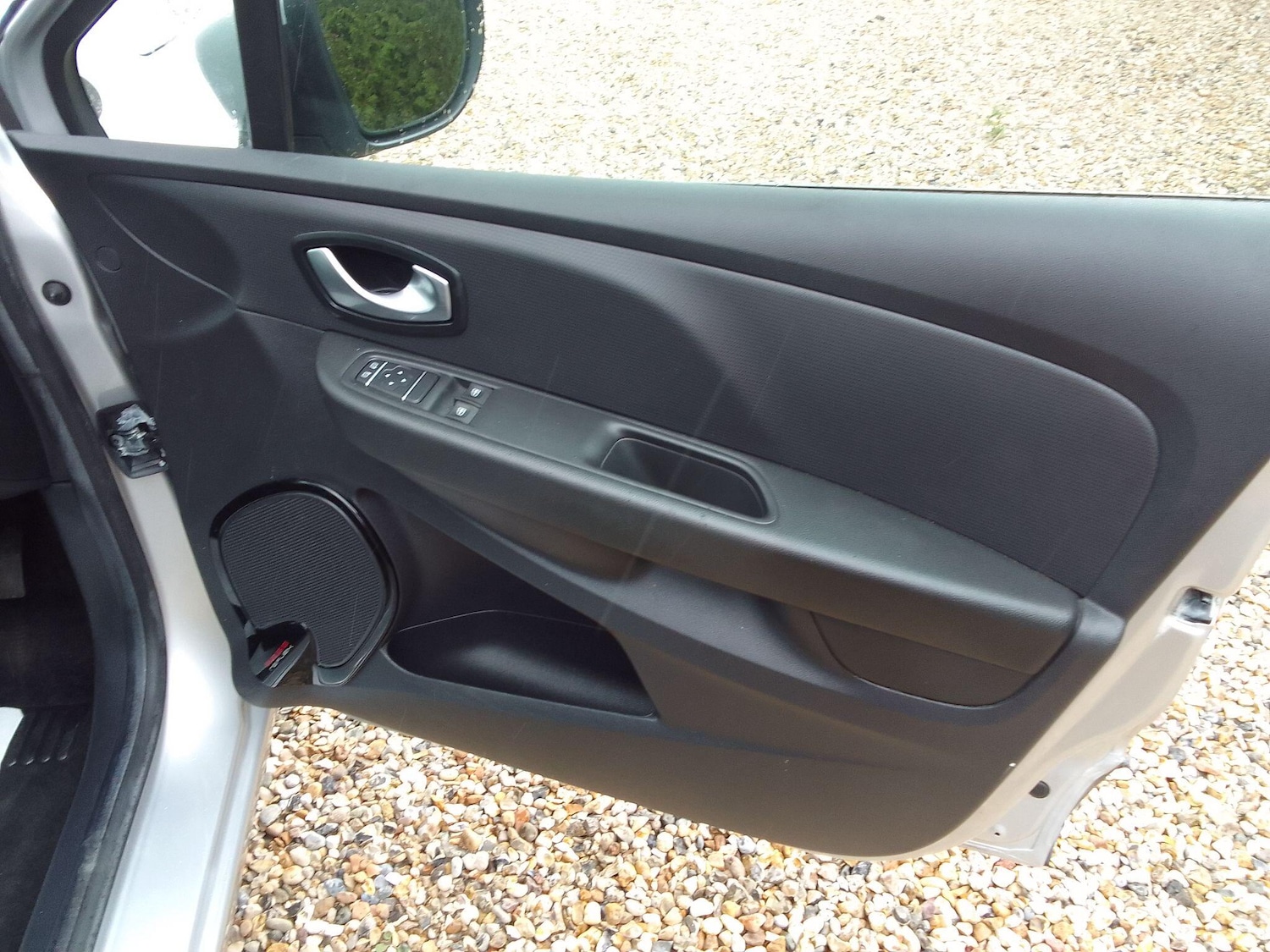 Used Renault Clio for sale - 76735377: Photo 15