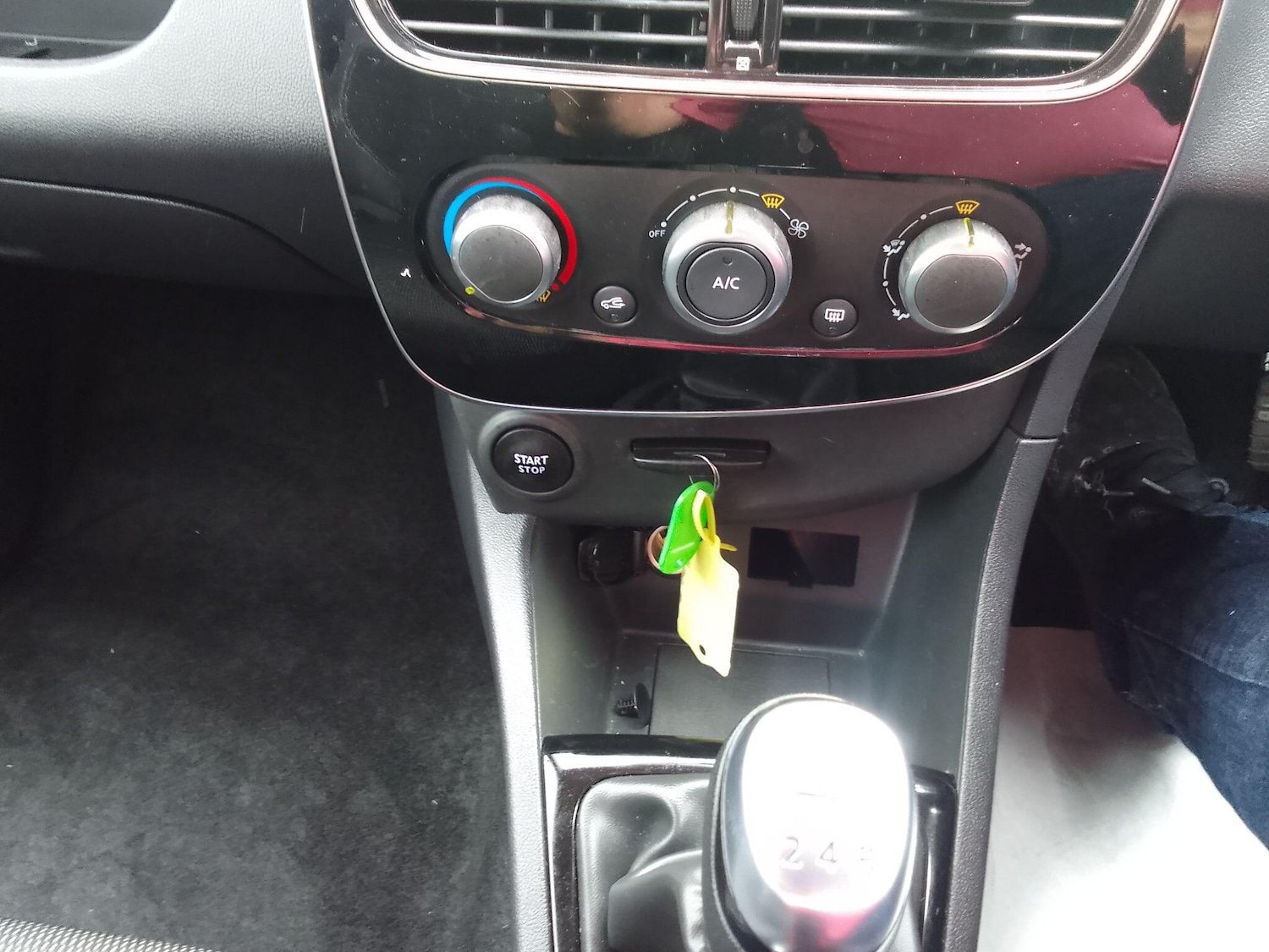 Used Renault Clio for sale - 76735377: Photo 16