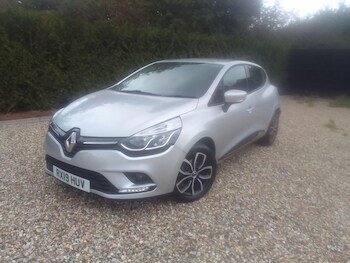 Used Renault Clio 2019 for sale - 76735377: Photo