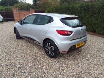 Used Renault Clio 2019 for sale - 76735377: Photo