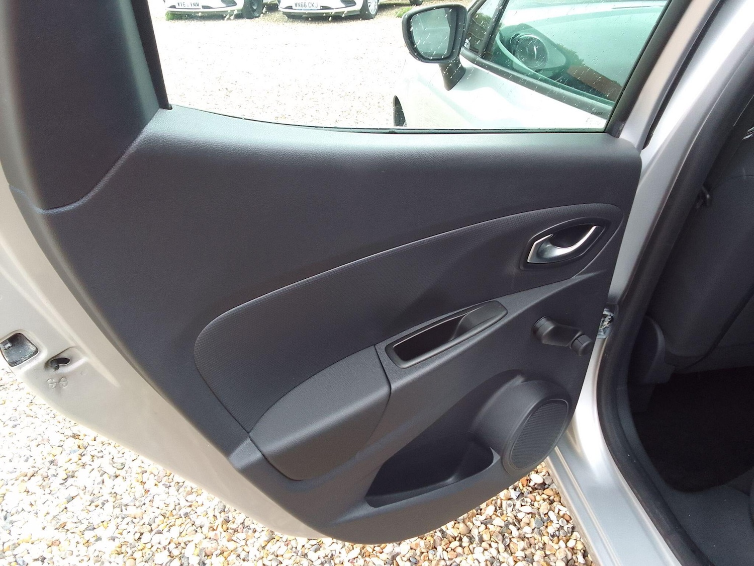 Used Renault Clio for sale - 76735377: Photo 9