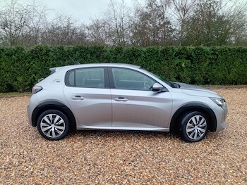 Used Peugeot E-208 2020 for sale - 77696001: Photo