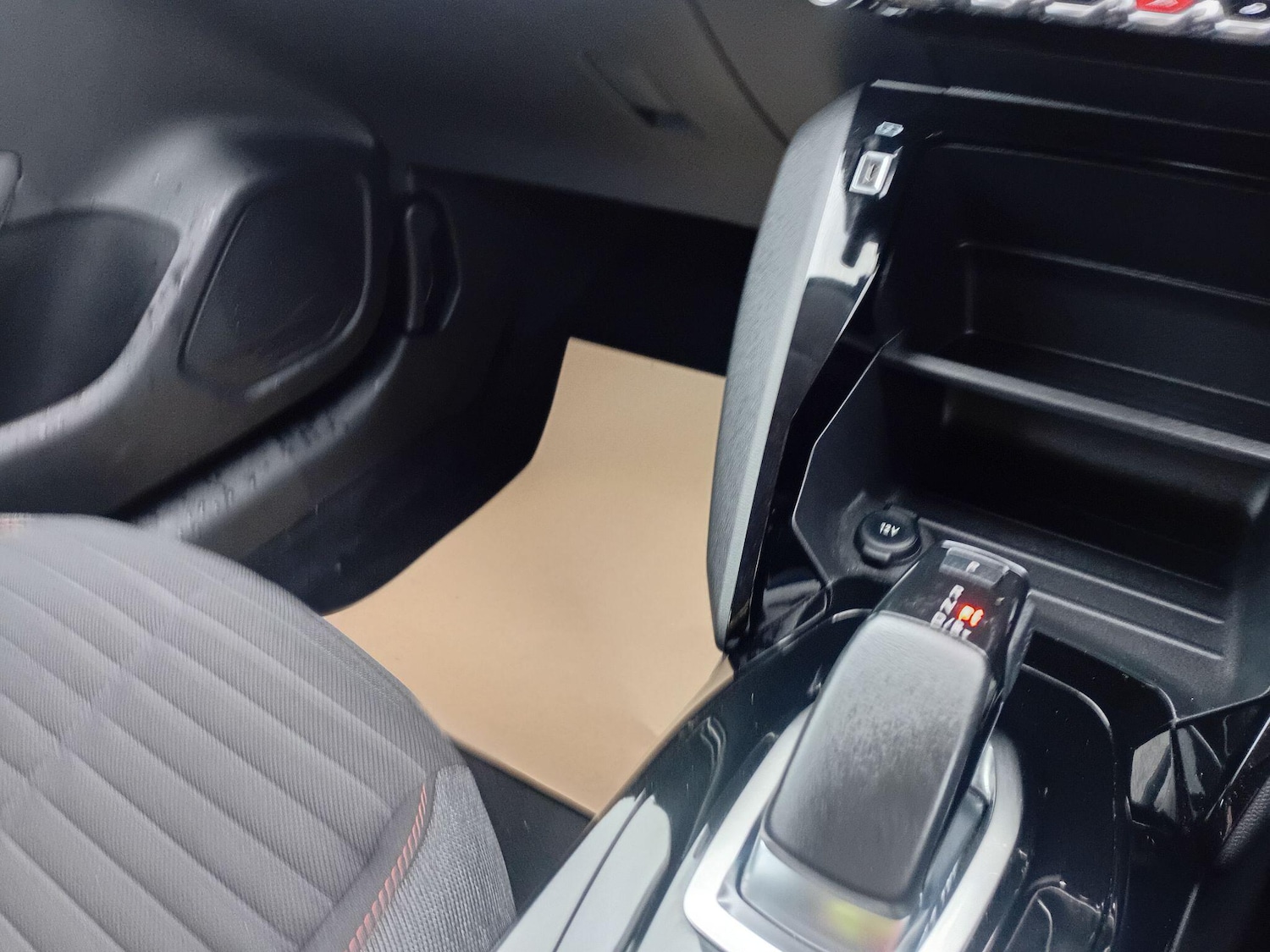 Used Peugeot E-208 for sale - 77215345: Photo 25