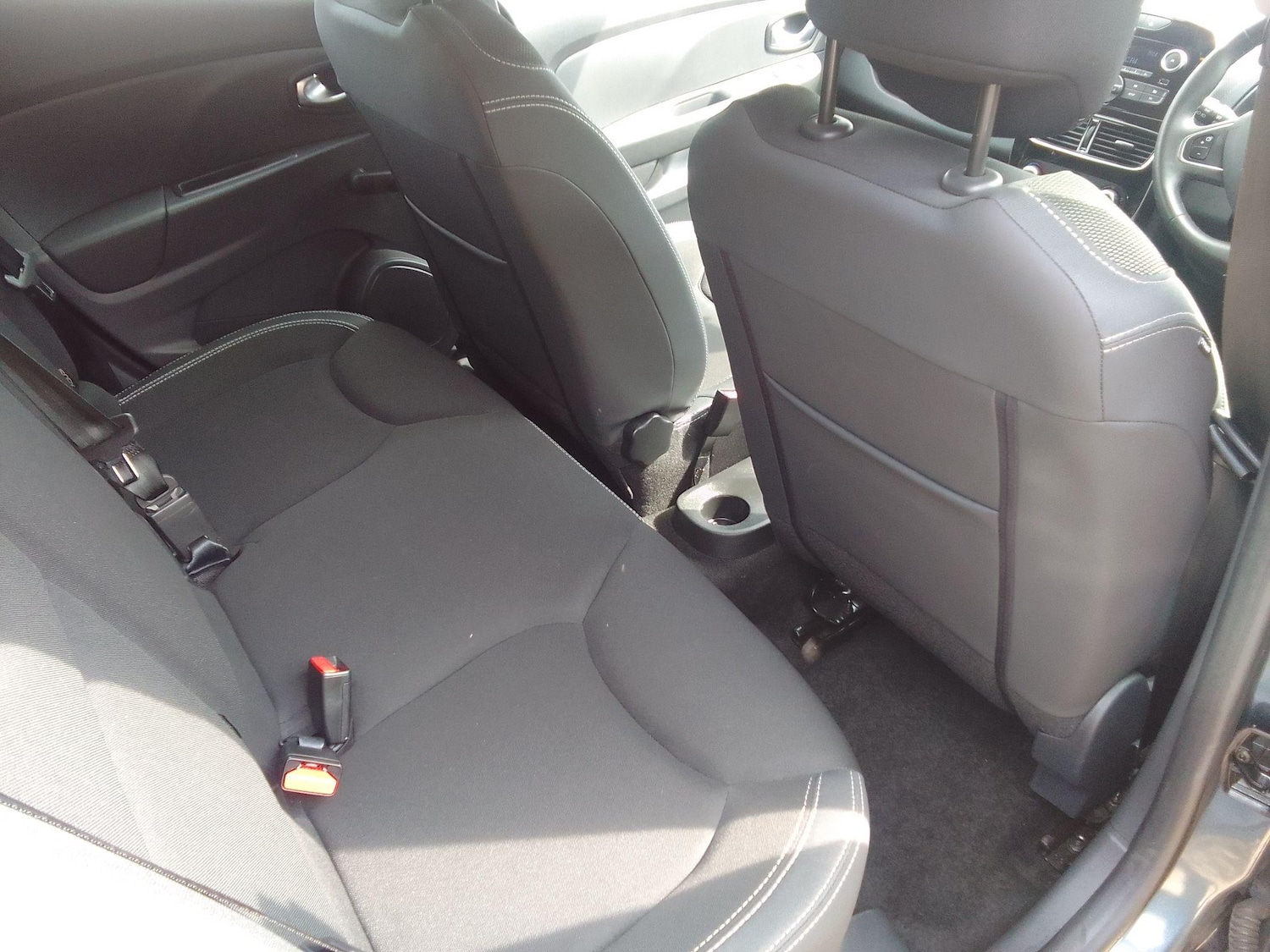 Used Renault Clio for sale - 76735330: Photo 15