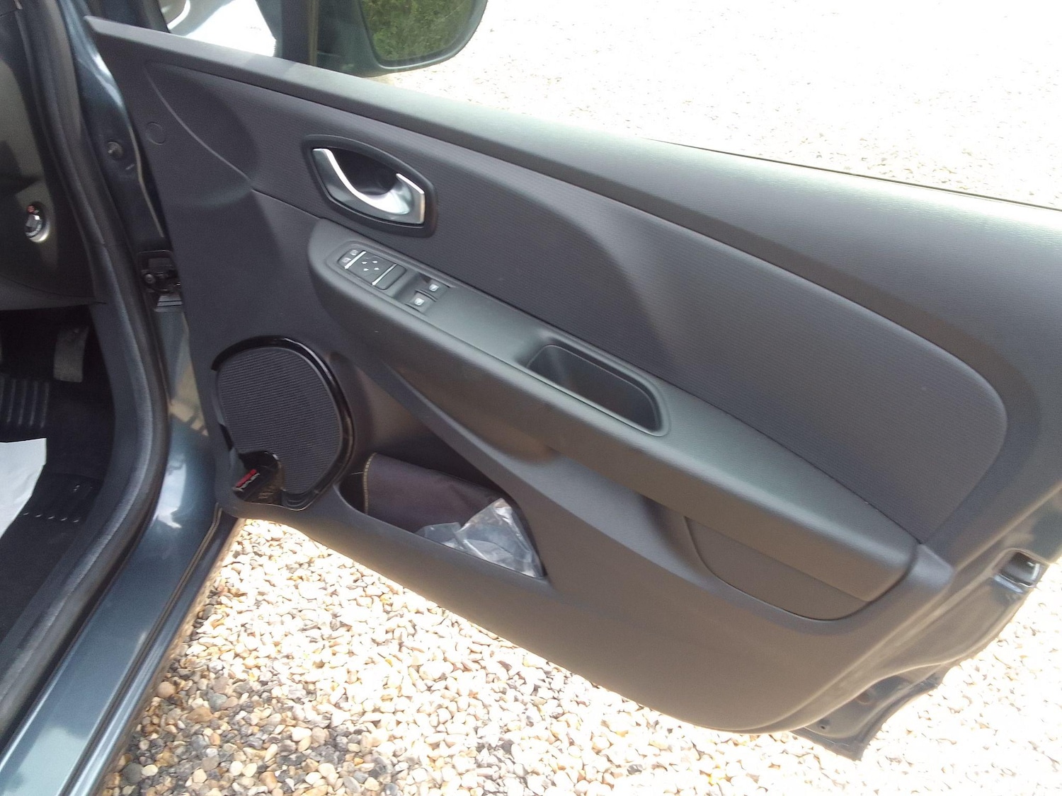 Used Renault Clio for sale - 76735330: Photo 17