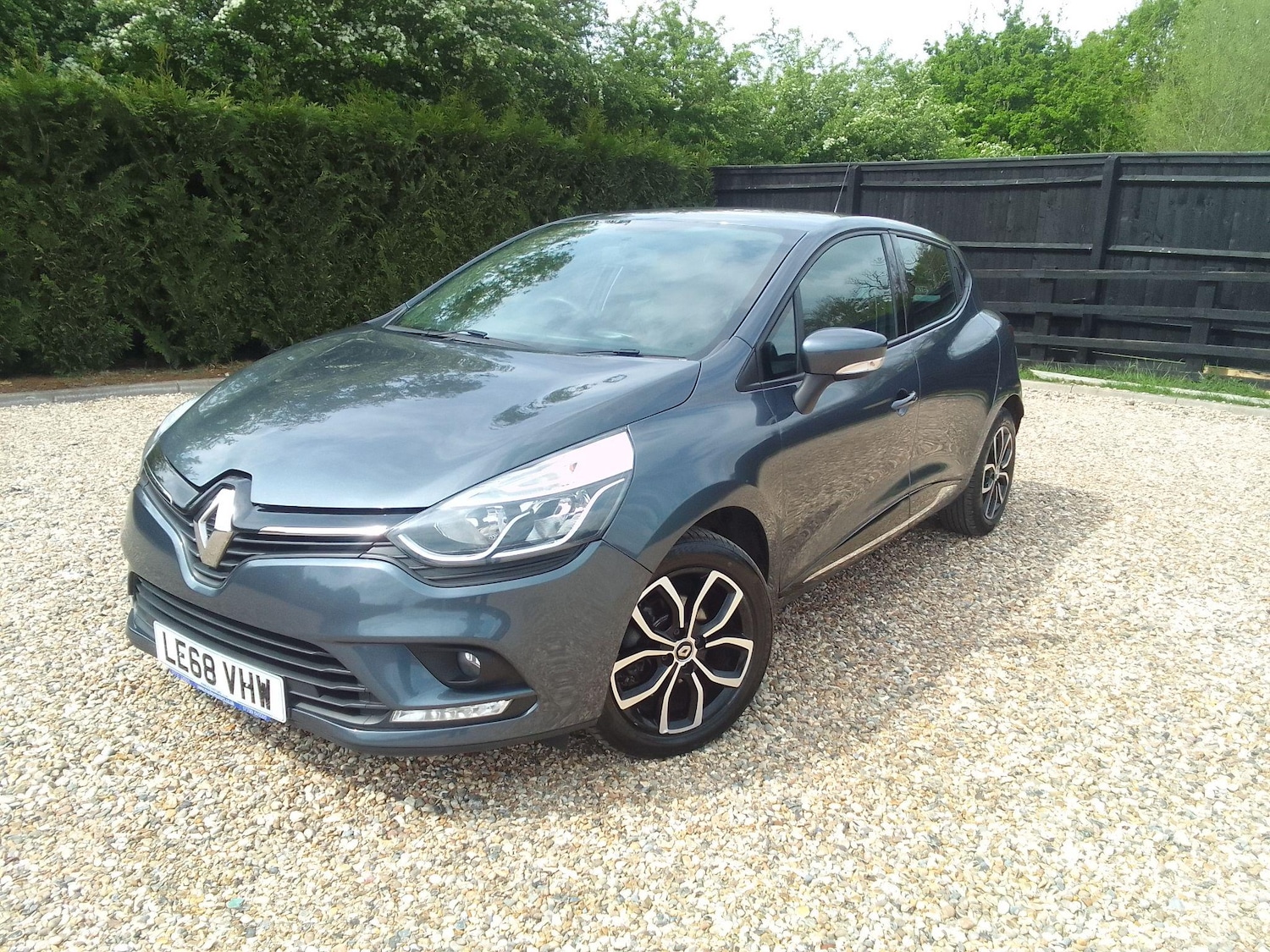 Used Renault Clio for sale - 76735330: Photo 3